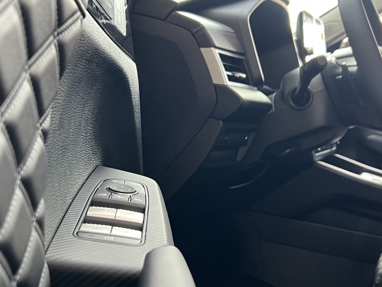 Mitsubishi Outlander 2024 2.5 MiVEC CVT (184 к.с.) S-AWC Ultimate