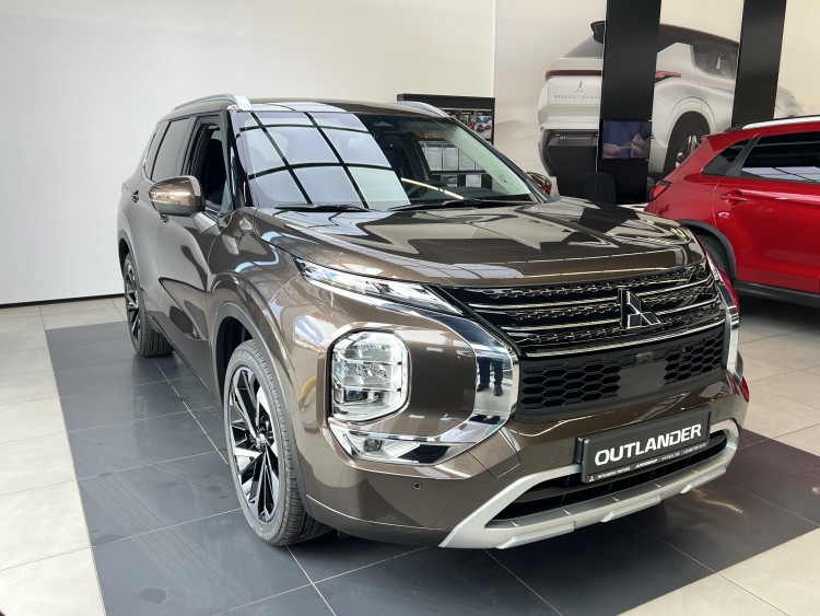 Mitsubishi Outlander 2024 2.5 MiVEC CVT (184 к.с.) S-AWC Ultimate