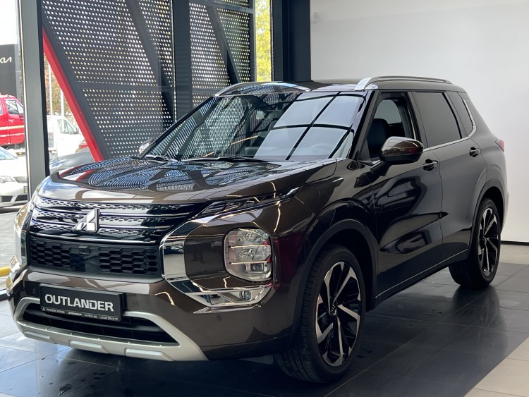 Mitsubishi Outlander 2024 2.5 MiVEC CVT (184 к.с.) S-AWC Ultimate