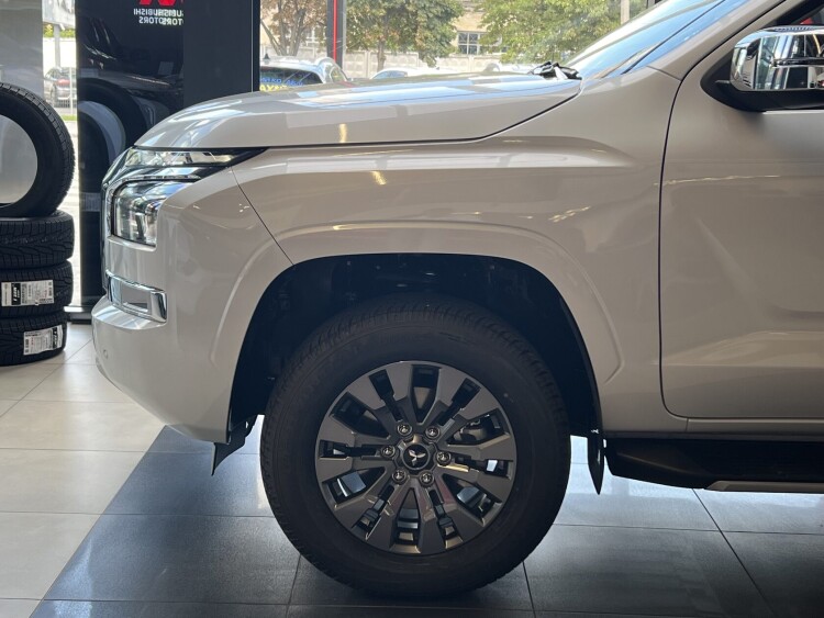 Mitsubishi L 200 2025 2.4 DI-D AT (204 к.с.) 4WD Ultimate