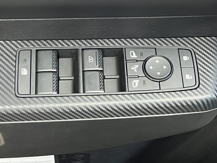 Mitsubishi L 200 2025 2.4 DI-D AT (204 к.с.) 4WD Ultimate