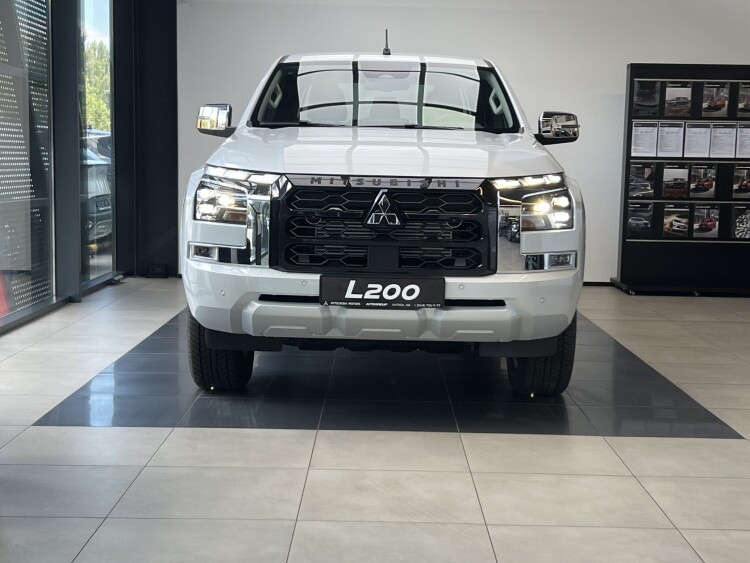 Mitsubishi L 200 2025 2.4 DI-D AT (204 к.с.) 4WD Ultimate