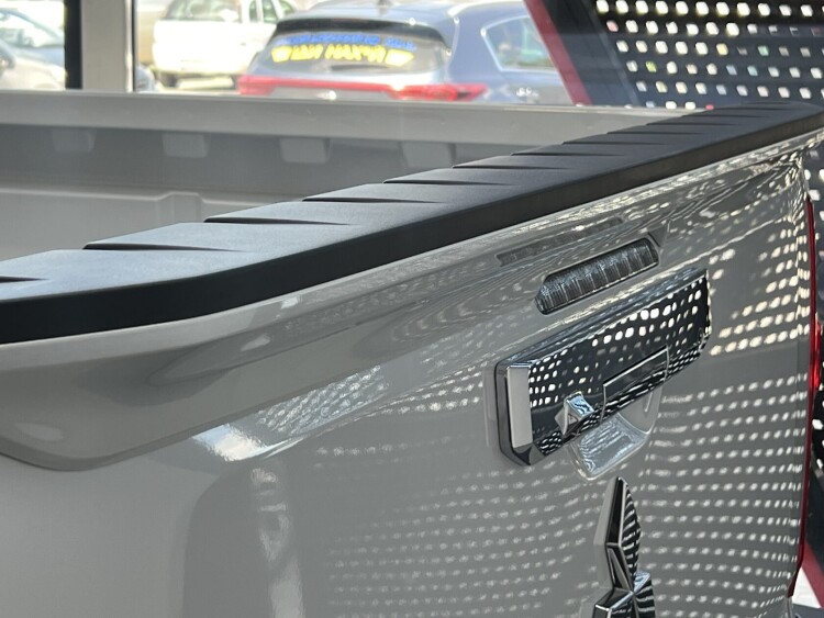 Mitsubishi L 200 2025 2.4 DI-D AT (204 к.с.) 4WD Ultimate