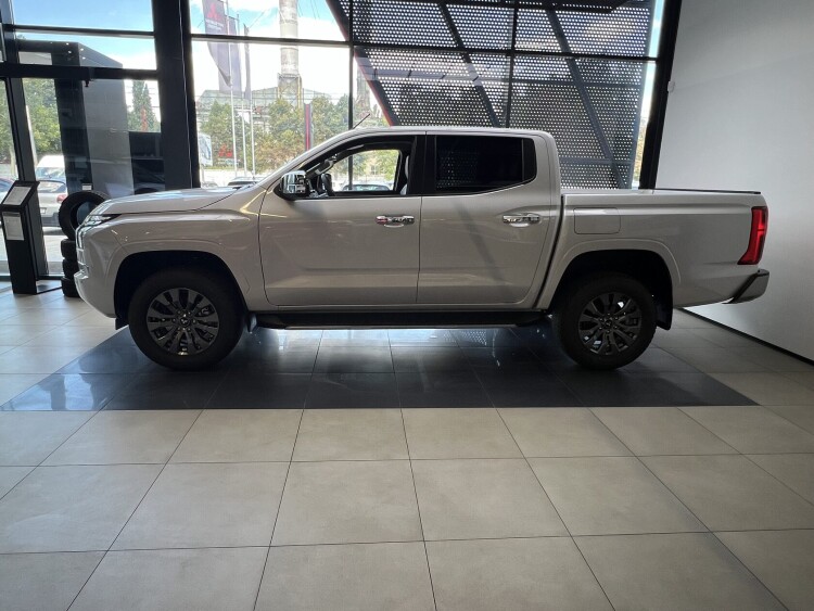 Mitsubishi L 200 2025 2.4 DI-D AT (204 к.с.) 4WD Ultimate