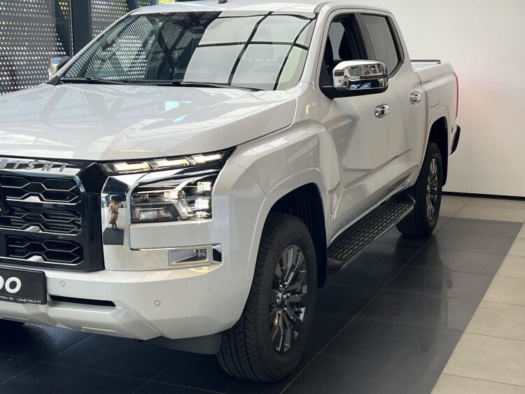 Mitsubishi L 200 2025 2.4 DI-D AT (204 к.с.) 4WD Ultimate