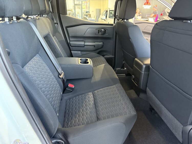 Mitsubishi L 200 2025 2.4 DI-D MT (204 к.с.) 4WD Invite