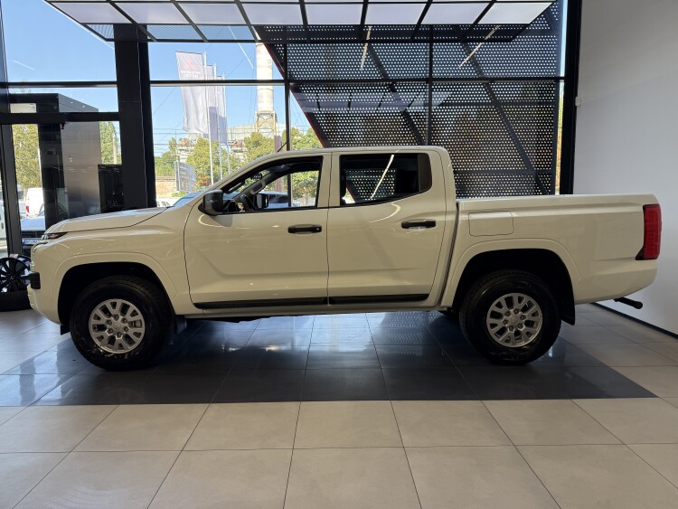 Mitsubishi L 200 2025 2.4 DI-D MT (204 к.с.) 4WD Invite