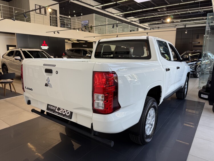 Mitsubishi L 200 2025 2.4 DI-D MT (204 к.с.) 4WD Invite
