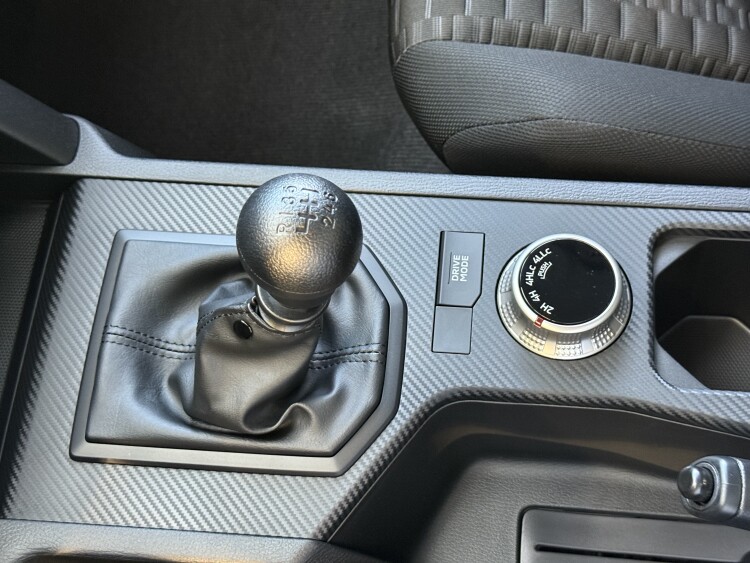 Mitsubishi L 200 2025 2.4 DI-D MT (204 к.с.) 4WD Invite