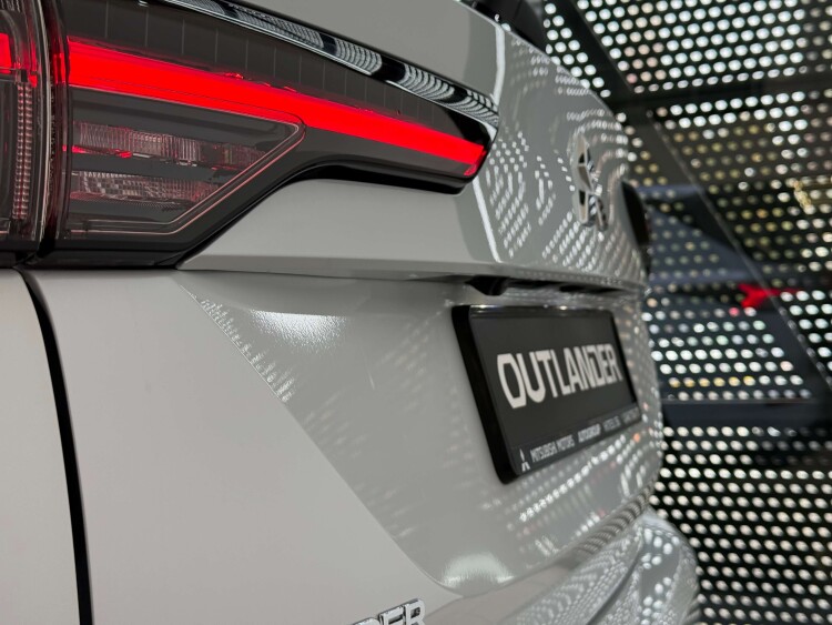 Mitsubishi Outlander 2025 2.5 MiVEC CVT (184 к.с.) Business