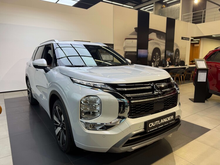 Mitsubishi Outlander 2025 2.5 MiVEC CVT (184 к.с.) S-AWC Ultimate
