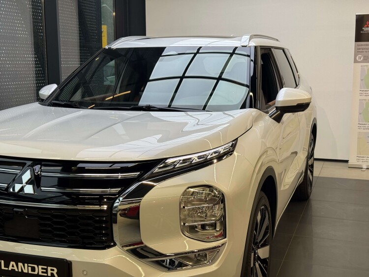 Mitsubishi Outlander 2025 2.5 MiVEC CVT (184 к.с.) S-AWC Ultimate