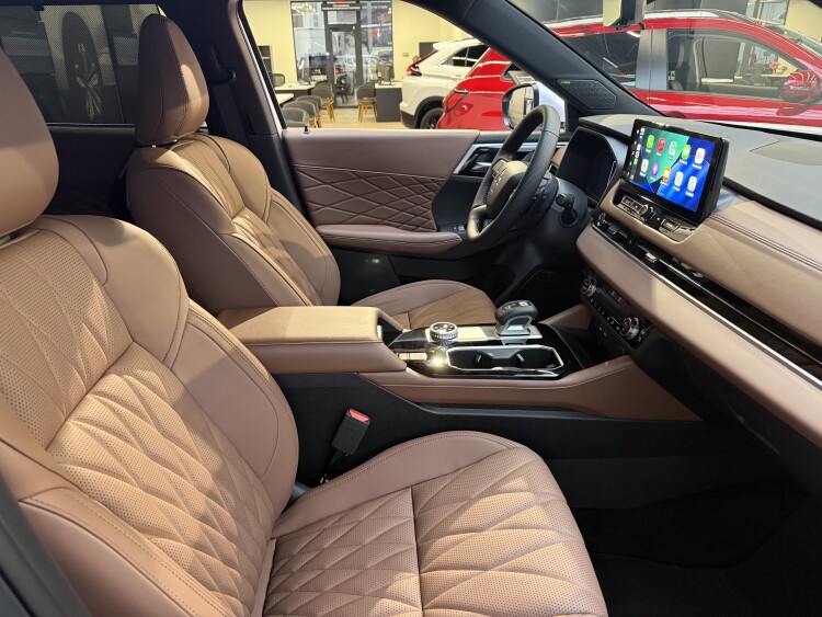 Mitsubishi Outlander 2025 2.5 MiVEC CVT (184 к.с.) S-AWC Ultimate