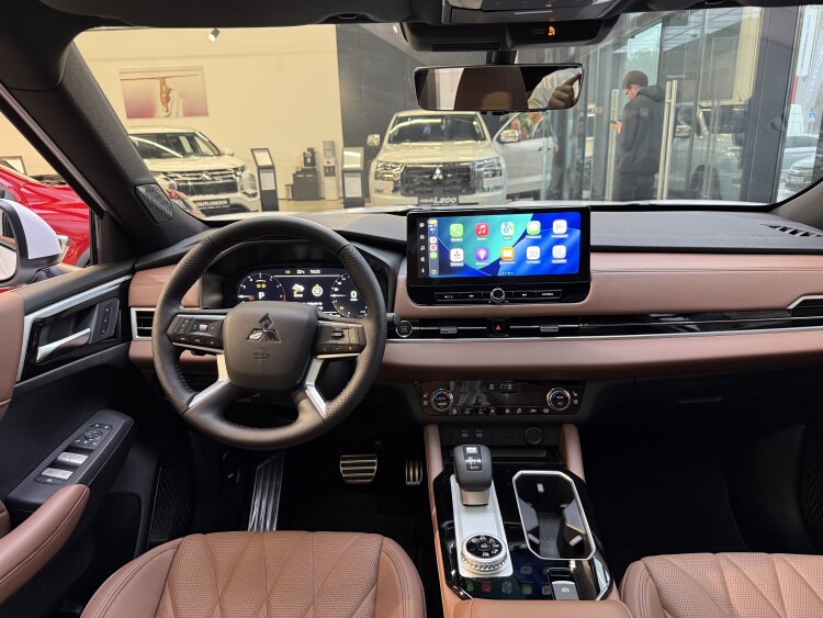 Mitsubishi Outlander 2025 2.5 MiVEC CVT (184 к.с.) S-AWC Ultimate