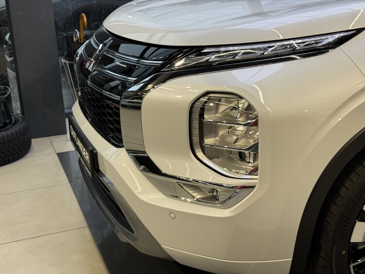 Mitsubishi Outlander 2025 2.5 MiVEC CVT (184 к.с.) S-AWC Ultimate