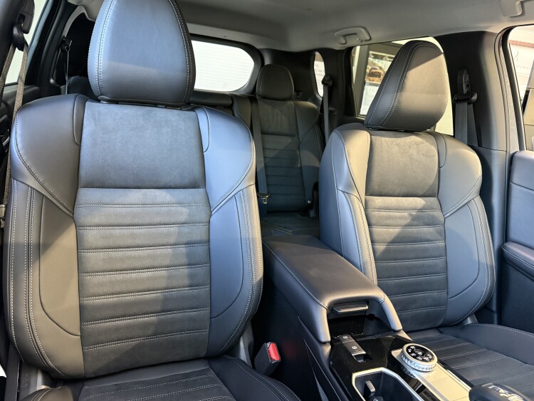 Mitsubishi Outlander 2025 2.5 MiVEC CVT (184 к.с.) S-AWC Intense