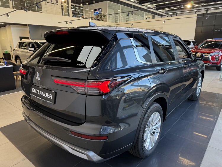 Mitsubishi Outlander 2025 2.5 MiVEC CVT (184 к.с.) S-AWC Intense