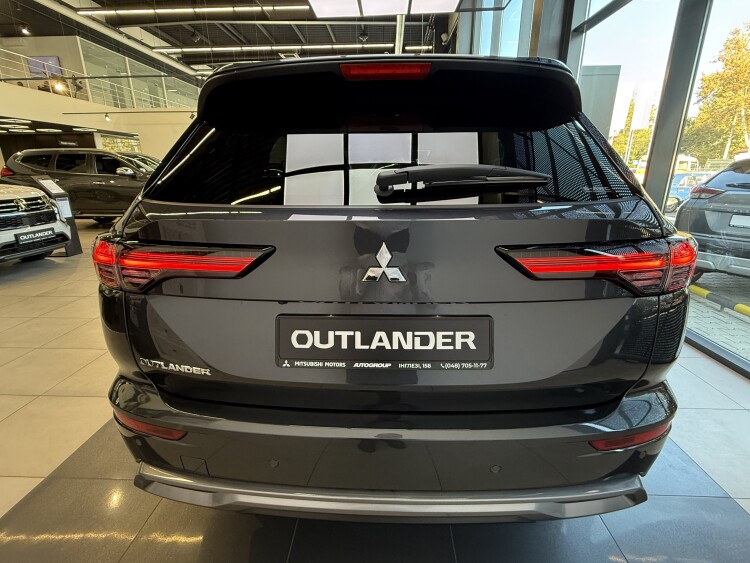 Mitsubishi Outlander 2025 2.5 MiVEC CVT (184 к.с.) S-AWC Intense