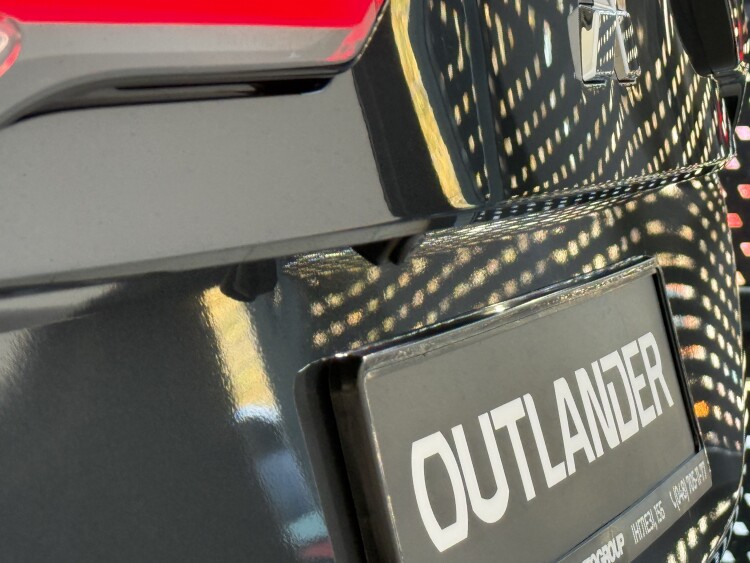 Mitsubishi Outlander 2025 2.5 MiVEC CVT (184 к.с.) S-AWC Intense