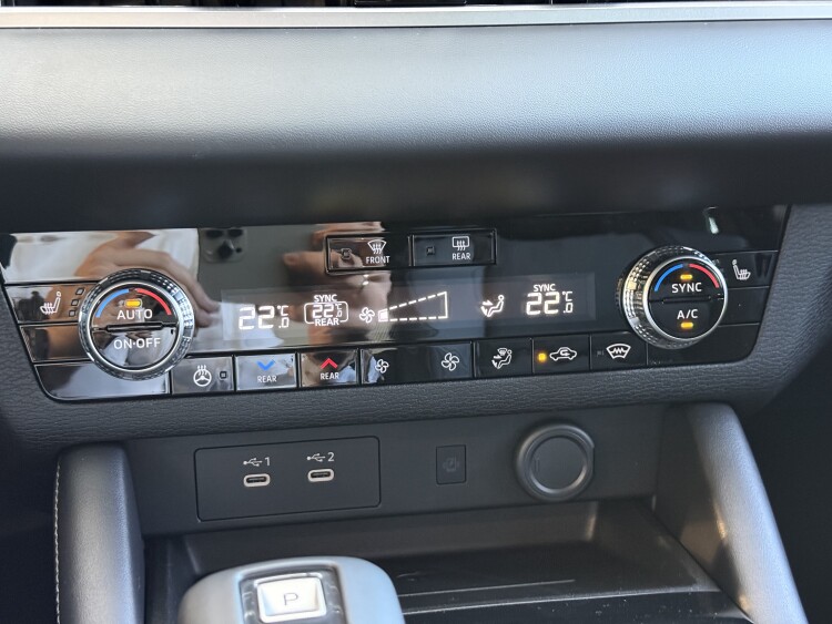 Mitsubishi Outlander 2025 2.5 MiVEC CVT (184 к.с.) S-AWC Intense