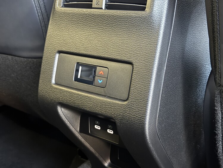 Mitsubishi Outlander 2025 2.5 MiVEC CVT (184 к.с.) S-AWC Intense