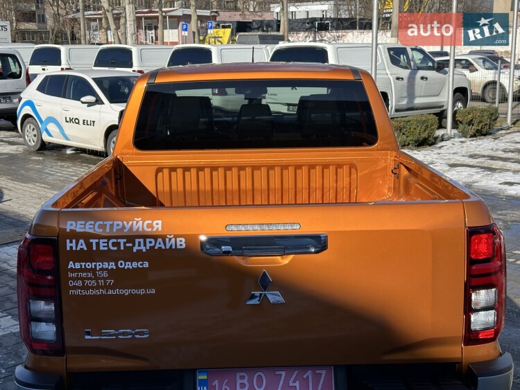 Mitsubishi L 200 2025 2.4 DI-D AT (204 к.с.) 4WD Ultimate