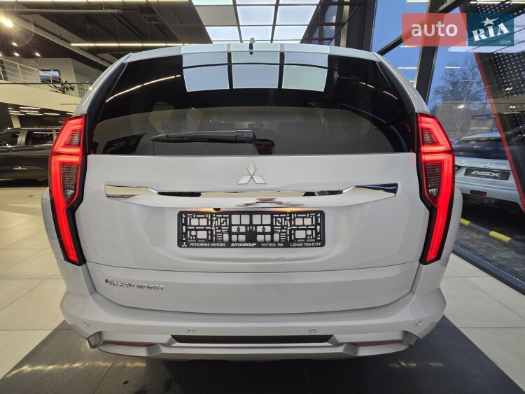 Mitsubishi Pajero Sport 2025 3.0 MIVEC АТ (209 к.с.) Super Select 4WD-II Instyle