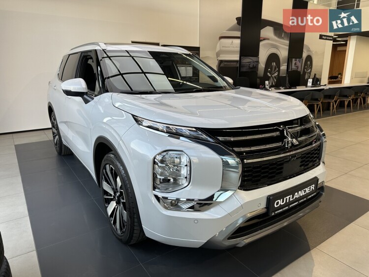 Mitsubishi Outlander 2025 2.5 MiVEC CVT (184 к.с.) S-AWC Ultimate