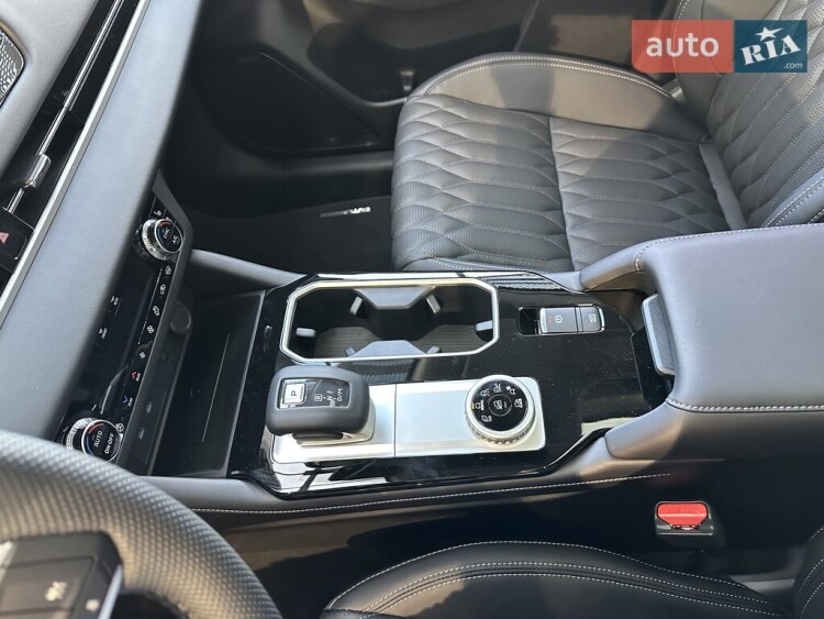 Mitsubishi Outlander 2025 2.5 MiVEC CVT (184 к.с.) S-AWC Ultimate