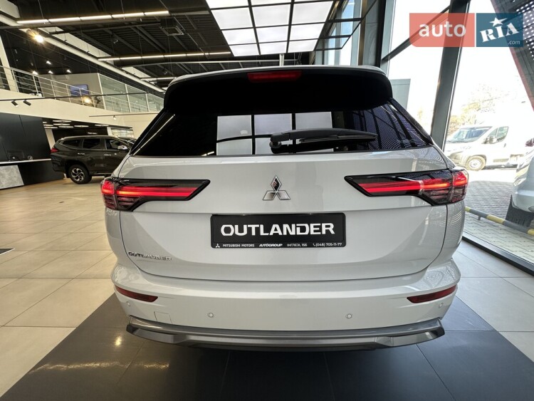 Mitsubishi Outlander 2025 2.5 MiVEC CVT (184 к.с.) S-AWC Ultimate
