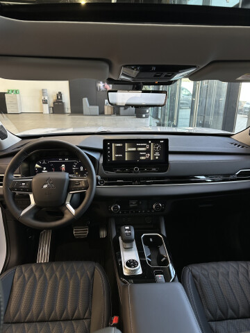 Mitsubishi Outlander 2025 2.5 MiVEC CVT (184 к.с.) S-AWC Ultimate