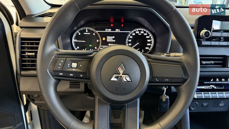 Mitsubishi L 200 2025 2.4 DI-D MT (204 к.с.) 4WD Invite