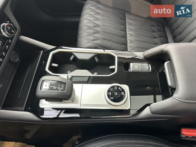 Mitsubishi Outlander 2025 2.5 MiVEC CVT (184 к.с.) S-AWC Ultimate