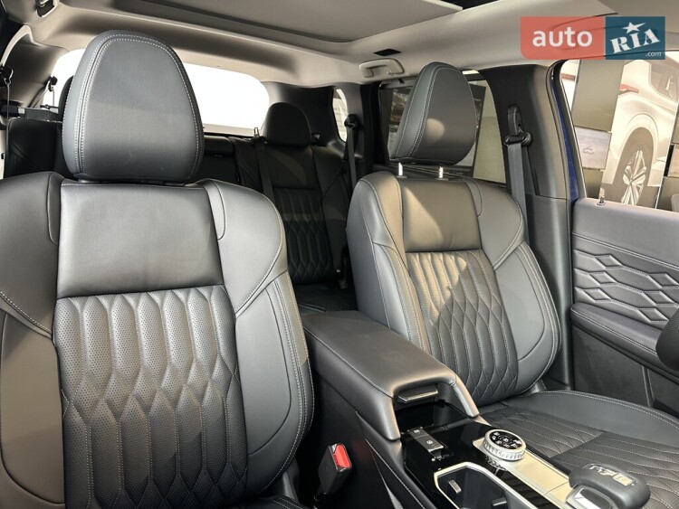 Mitsubishi Outlander 2025 2.5 MiVEC CVT (184 к.с.) S-AWC Ultimate