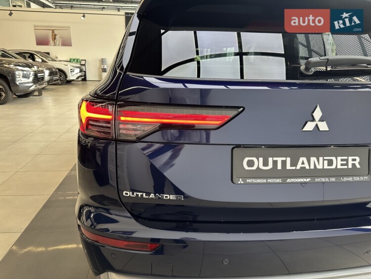 Mitsubishi Outlander 2025 2.5 MiVEC CVT (184 к.с.) S-AWC Ultimate