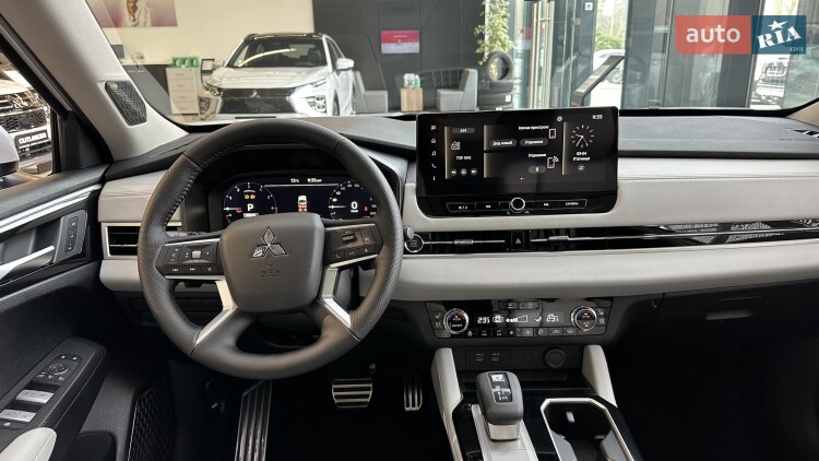 Mitsubishi Outlander 2025 2.5 MiVEC CVT (184 к.с.) S-AWC Ultimate
