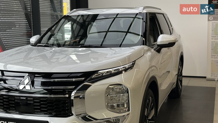 Mitsubishi Outlander 2025 2.5 MiVEC CVT (184 к.с.) S-AWC Ultimate