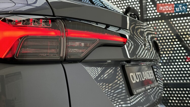 Mitsubishi Outlander 2025 2.5 MiVEC CVT (184 к.с.) Business