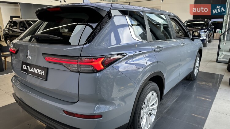 Mitsubishi Outlander 2025 2.5 MiVEC CVT (184 к.с.) Business