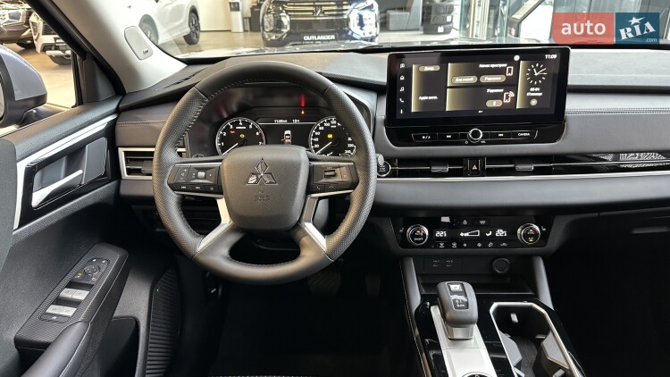Mitsubishi Outlander 2025 2.5 MiVEC CVT (184 к.с.) Business