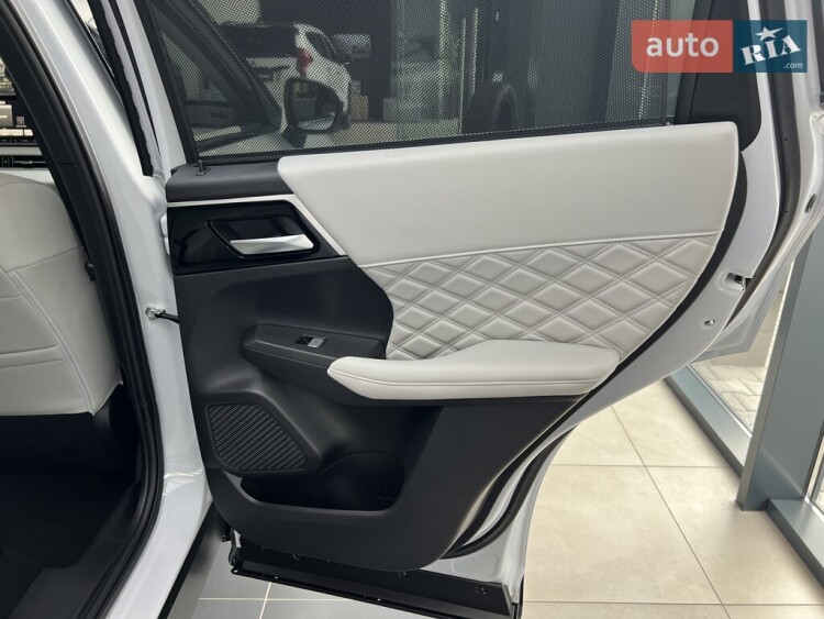 Mitsubishi Outlander 2025 2.5 MiVEC CVT (184 к.с.) S-AWC Ultimate