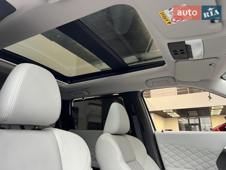 Mitsubishi Outlander 2025 2.5 MiVEC CVT (184 к.с.) S-AWC Ultimate