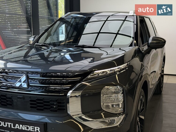 Mitsubishi Outlander 2025 2.5 MiVEC CVT (184 к.с.) S-AWC Ultimate