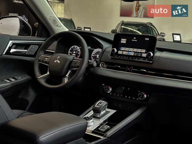 Mitsubishi Outlander 2025 2.5 MiVEC CVT (184 к.с.) S-AWC Ultimate