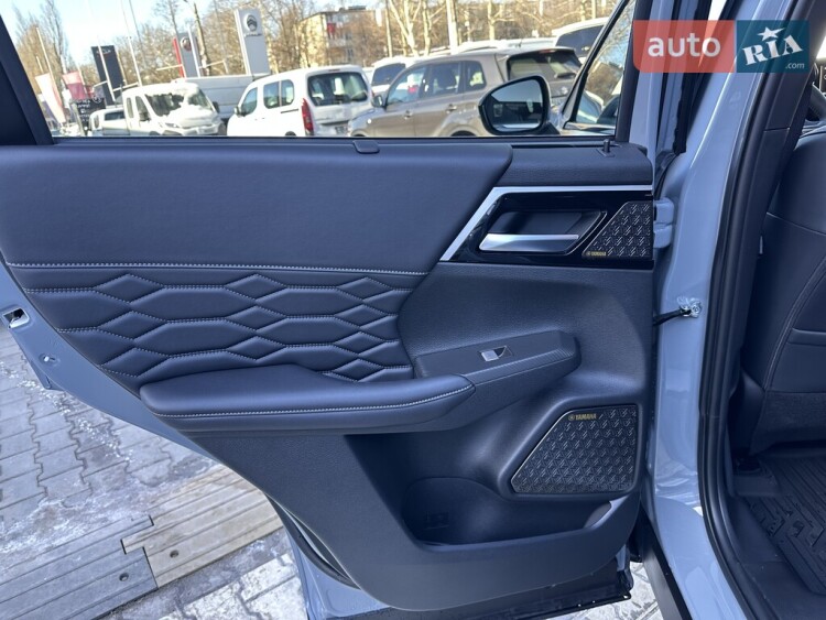 Mitsubishi Outlander 2025 2.5 MiVEC CVT (184 к.с.) S-AWC Ultimate