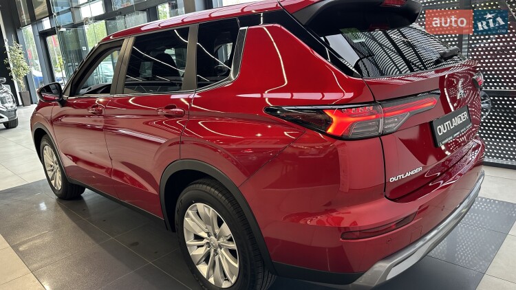 Mitsubishi Outlander 2025 2.5 MiVEC CVT (184 к.с.) S-AWC Intense