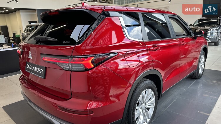 Mitsubishi Outlander 2025 2.5 MiVEC CVT (184 к.с.) S-AWC Intense