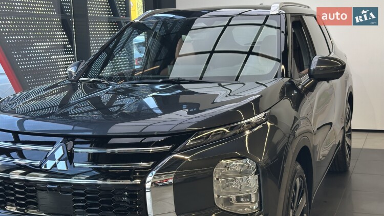 Mitsubishi Outlander 2026 2.5 MiVEC CVT (184 к.с.) S-AWC Ultimate