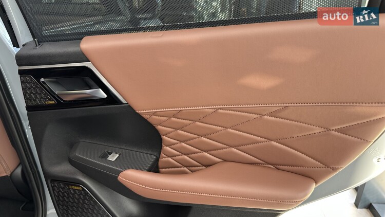 Mitsubishi Outlander 2026 2.5 MiVEC CVT (184 к.с.) S-AWC Ultimate