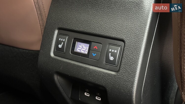 Mitsubishi Outlander 2026 2.5 MiVEC CVT (184 к.с.) S-AWC Ultimate